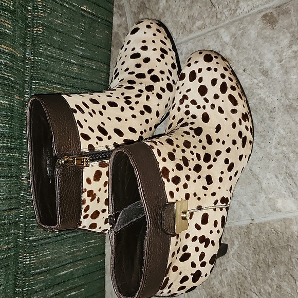 TORY BURCH Spike Heeled Leopard Print Pony Hair Booties, EEUC, Size 9M - Picture 2 of 6